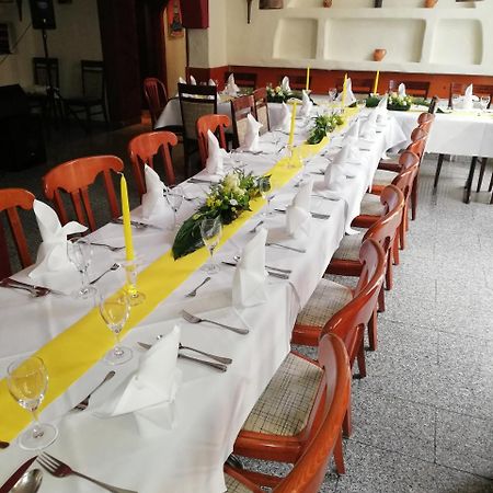 Hotel Central Restaurant El Barrio Grevenbroich Bagian luar foto